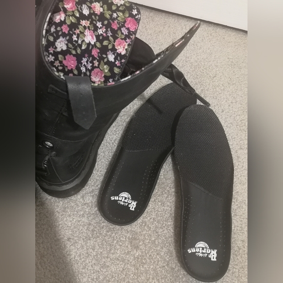 Dr. Martens Triumph 1914 Leather Floral Lace Up Combat Boots Woman's Size 6 - Picture 6 of 6